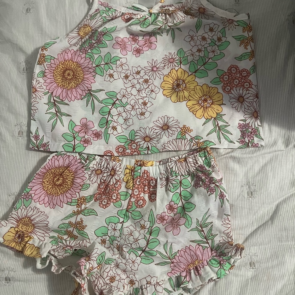 Art Class - Floral Print Sleeveless Top and Shorts Set
